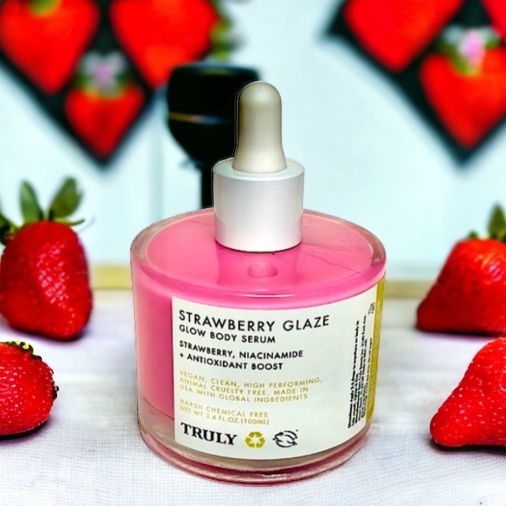 New TRULY 🍓Beauty Strawberry Glaze Glow Body serum 100ml discontinued rare